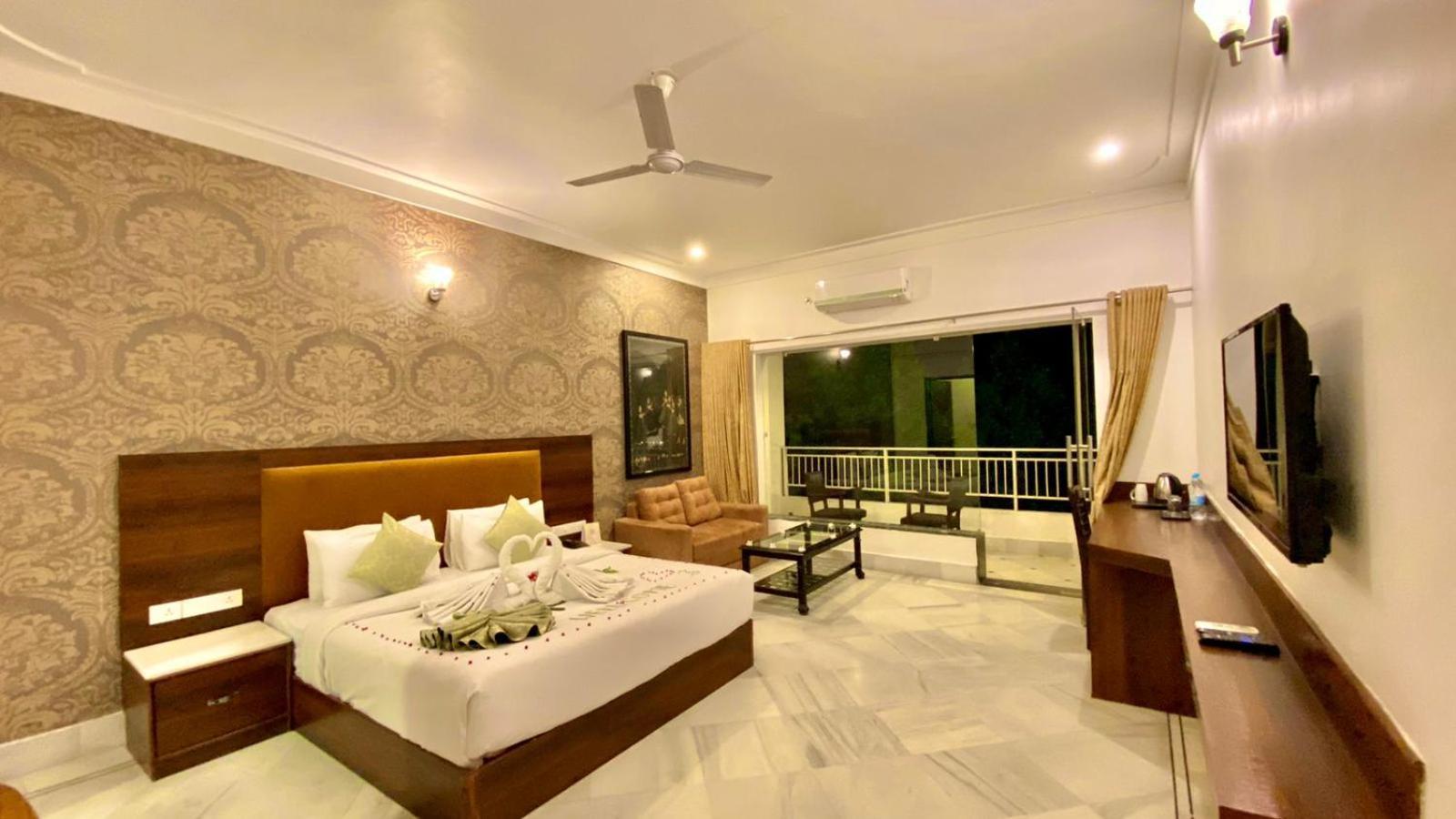 Mewar Palace Resort And Spa 우다이푸르 외부 사진