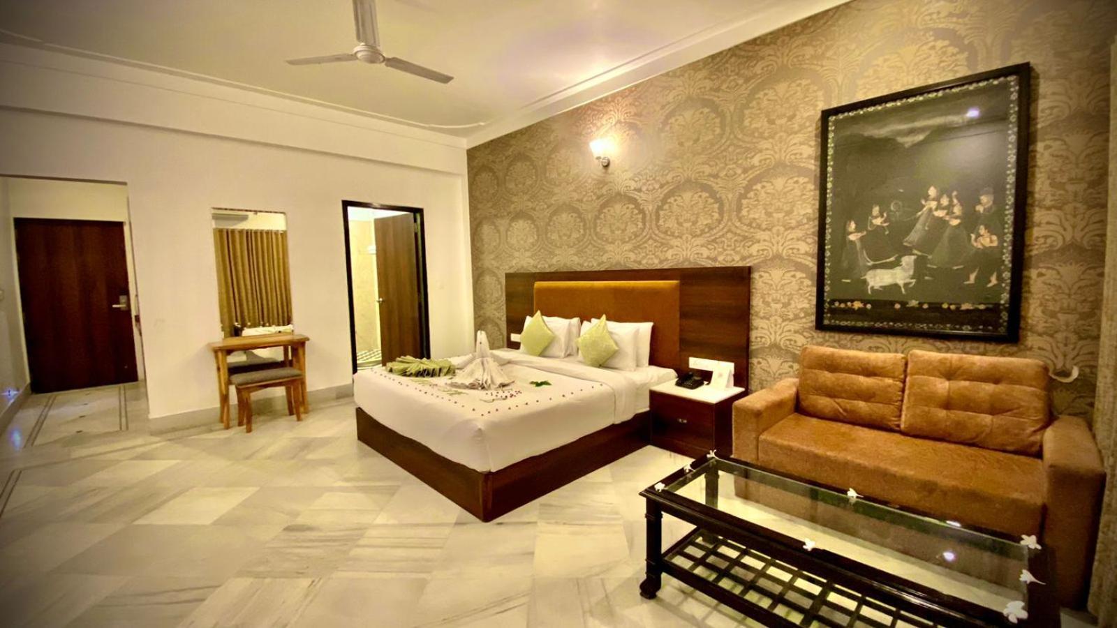 Mewar Palace Resort And Spa 우다이푸르 외부 사진