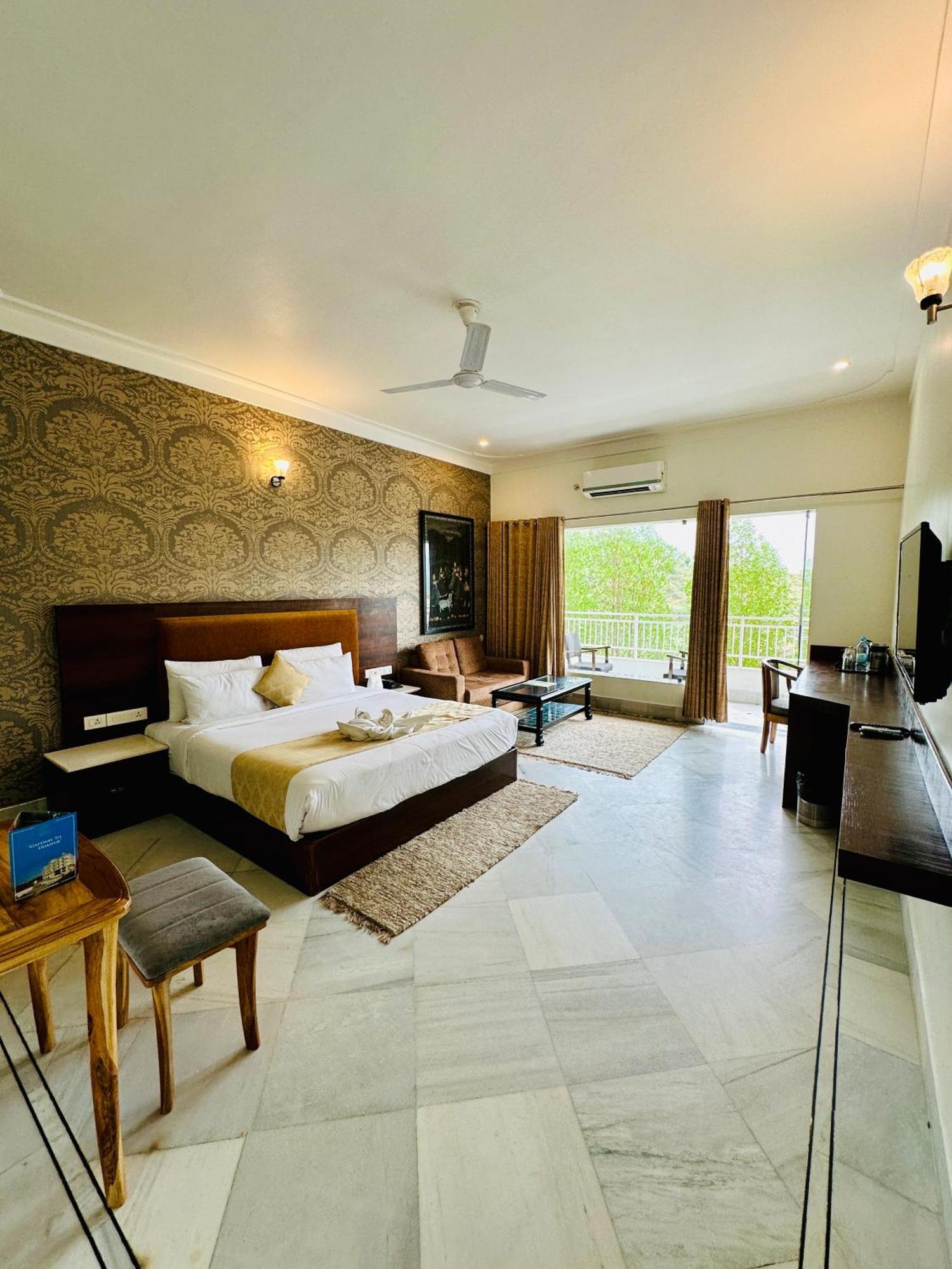 Mewar Palace Resort And Spa 우다이푸르 외부 사진